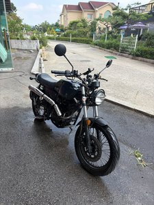부케너 125